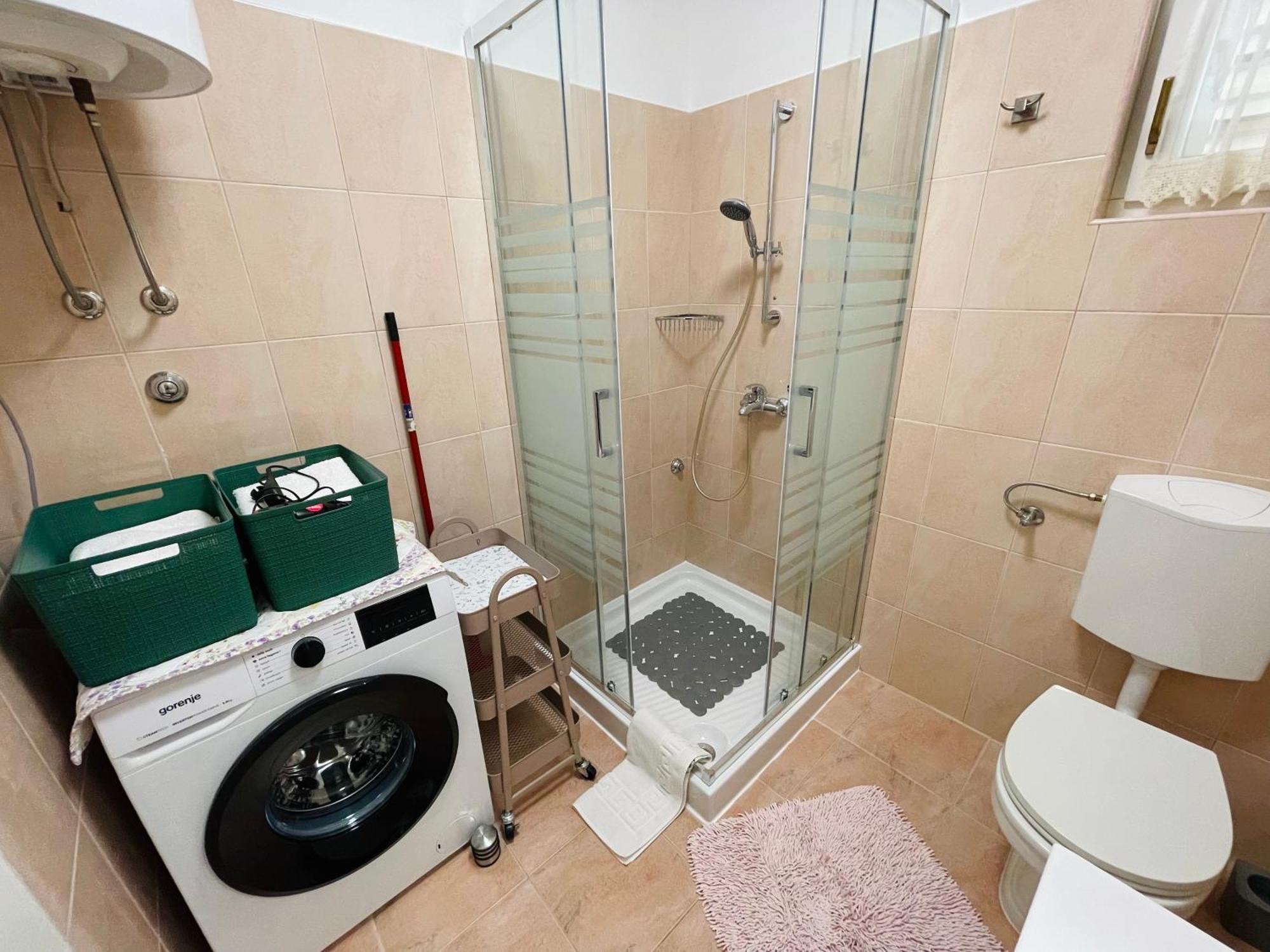 Apartment Green 29 ロヴィニ エクステリア 写真