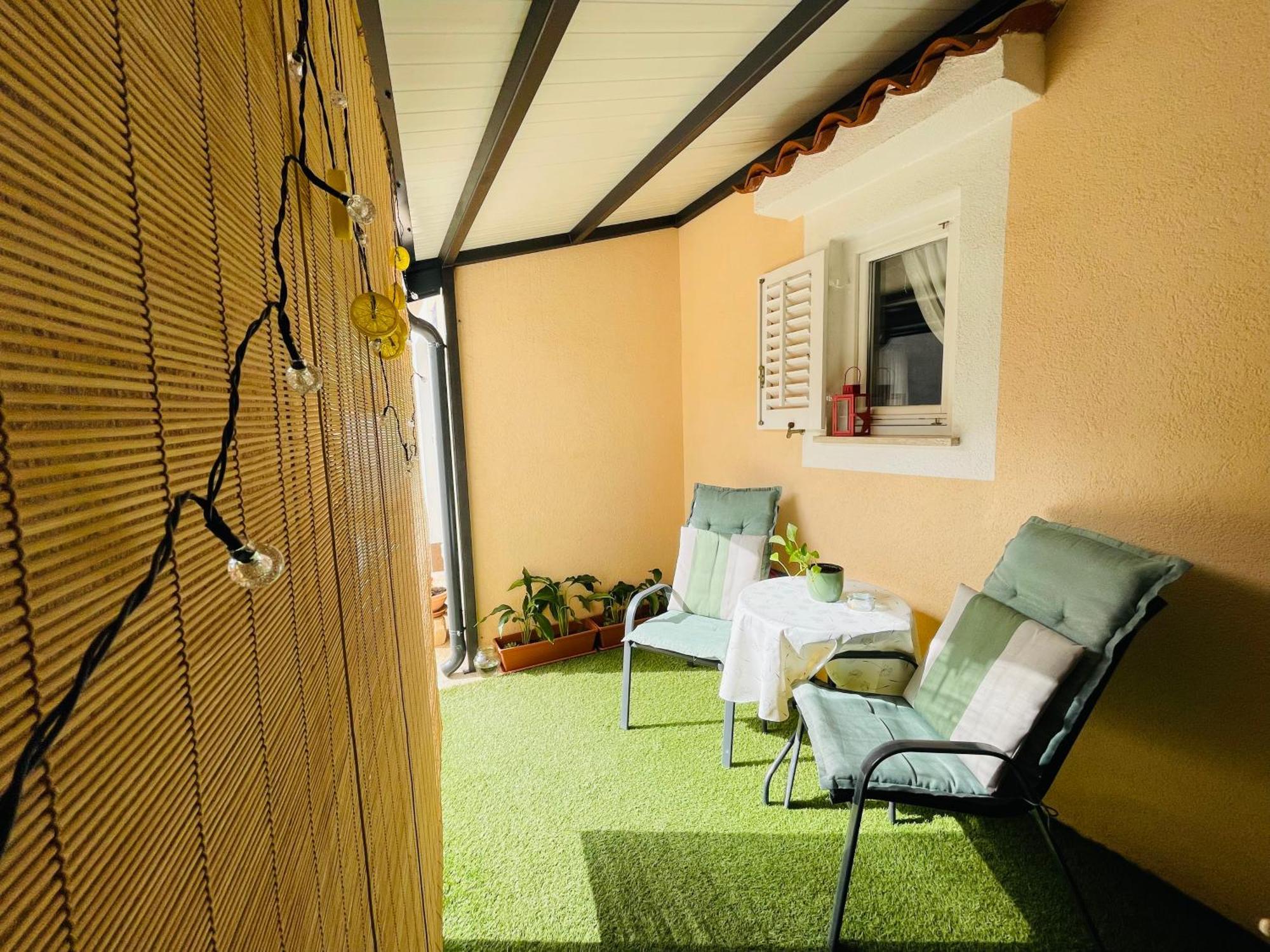 Apartment Green 29 ロヴィニ エクステリア 写真